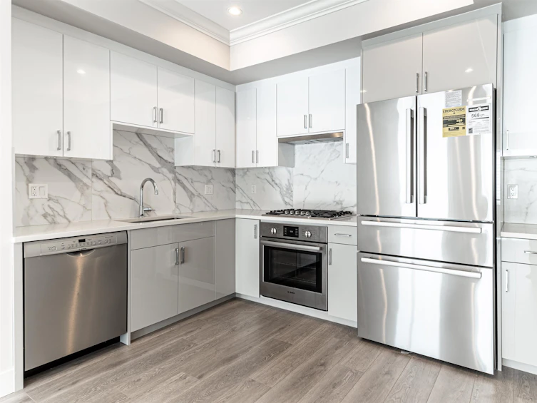 24-7565 Oak Street, Vancouver, BC, V6P 4A4 - 4