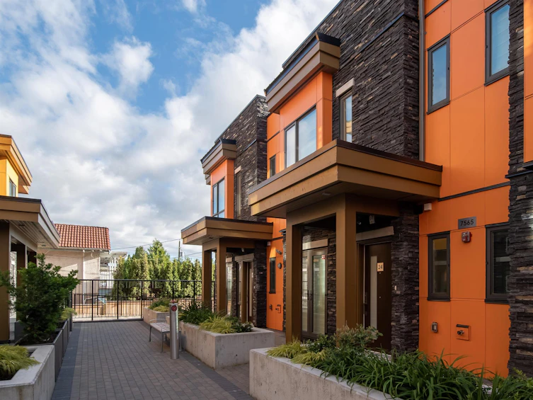24-7565 Oak Street, Vancouver, BC, V6P 4A4 - 6
