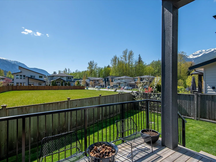 39334 Falcon Crescent, Squamish, BC, V8B 0Y9 - 3
