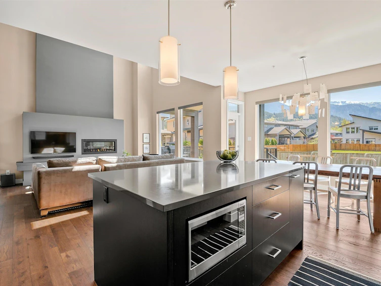 39334 Falcon Crescent, Squamish, BC, V8B 0Y9 - 12