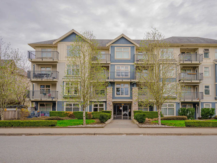 305-8084 120a, Surrey, BC, V3W 1V2 - 2