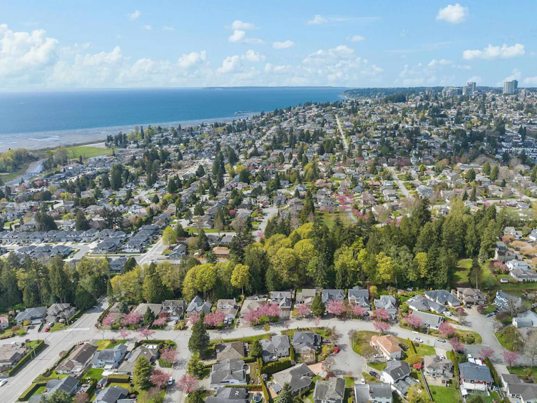 16245 10 Avenue, Surrey, BC, V4A 1A9 - 2