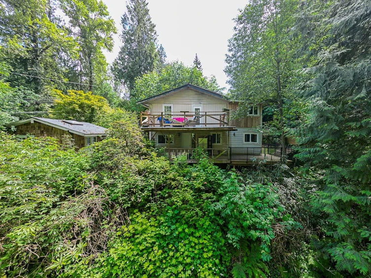 24700 110 Avenue, Maple Ridge, BC, V2W 1G7 - 2