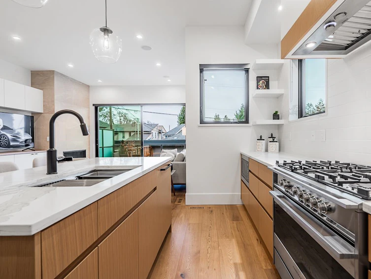423 West Keith Road, North Vancouver, BC, V7M 1M2 - 5
