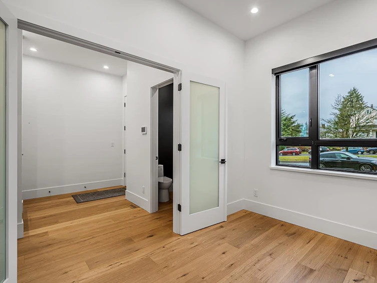 423 West Keith Road, North Vancouver, BC, V7M 1M2 - 8