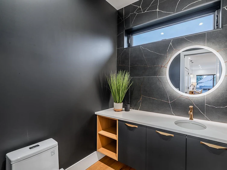 423 West Keith Road, North Vancouver, BC, V7M 1M2 - 9