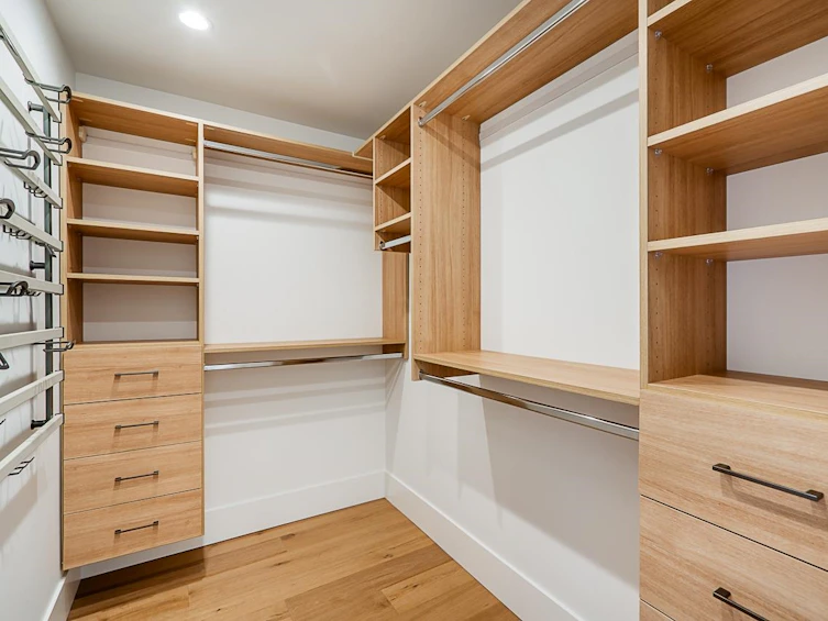 423 West Keith Road, North Vancouver, BC, V7M 1M2 - 12