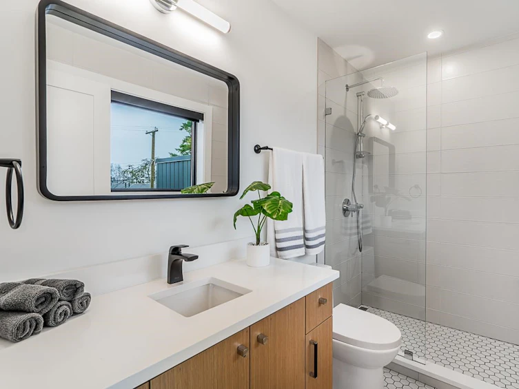 423 West Keith Road, North Vancouver, BC, V7M 1M2 - 13