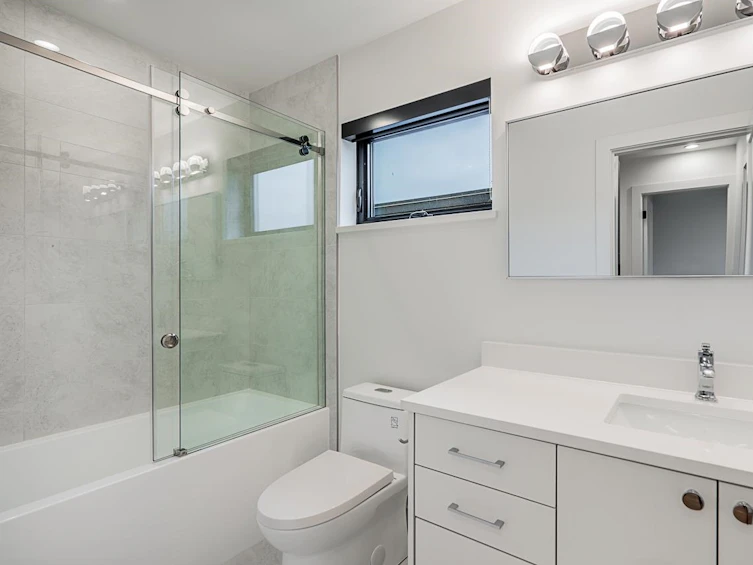 423 West Keith Road, North Vancouver, BC, V7M 1M2 - 17
