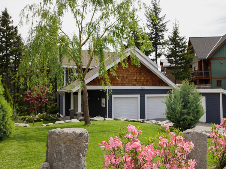 7458 Dogwood Street, Pemberton, BC, V0N 2L0 - 2