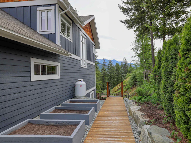 7458 Dogwood Street, Pemberton, BC, V0N 2L0 - 28