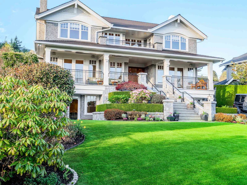 2817 Bellevue Avenue, West Vancouver BC V7V 1E7