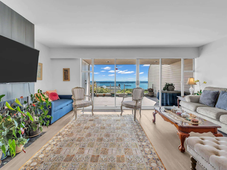 111-2274 Folkestone Way, West Vancouver, BC, V7S 2X7 - 2