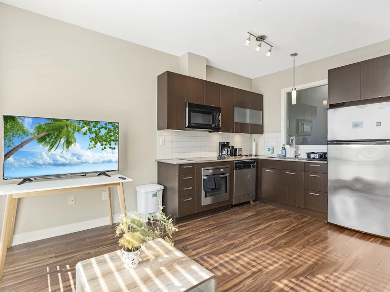 406 - 13321 102a Avenue, Surrey BC V3T 1P6