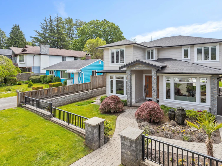 337 West 20th Street, North Vancouver, BC, V7M 1Y6 - 2
