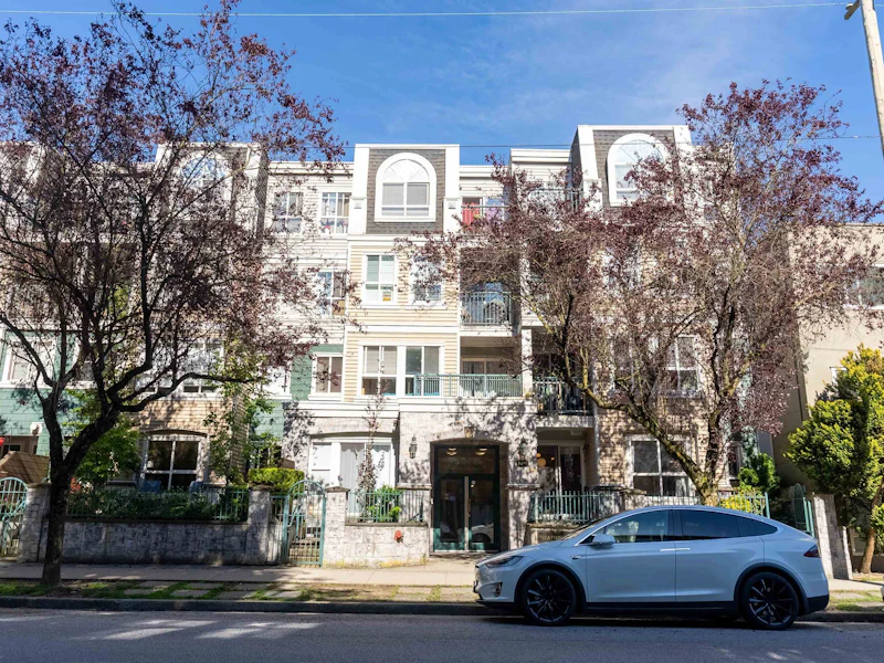 101 - 3278 Heather Street, Vancouver BC V5Z 4R9