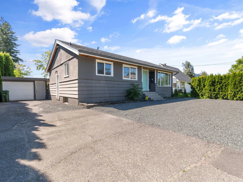 9845 Young Road, Chilliwack BC V2P 4T8