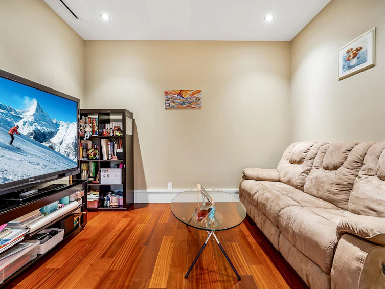 102-2575 Garden Court, West Vancouver, BC, V7S 0A2 - 9