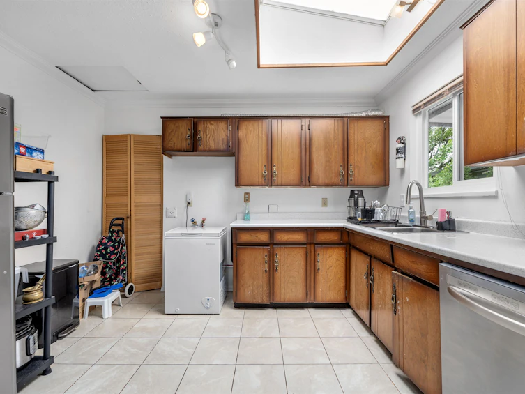 14330 Melrose Drive, Surrey, BC, V3R 5R5 - 4