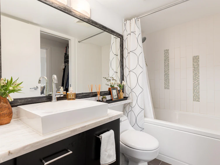 1403-2959 Glen Drive, Coquitlam, BC, V3B 0B8 - 15
