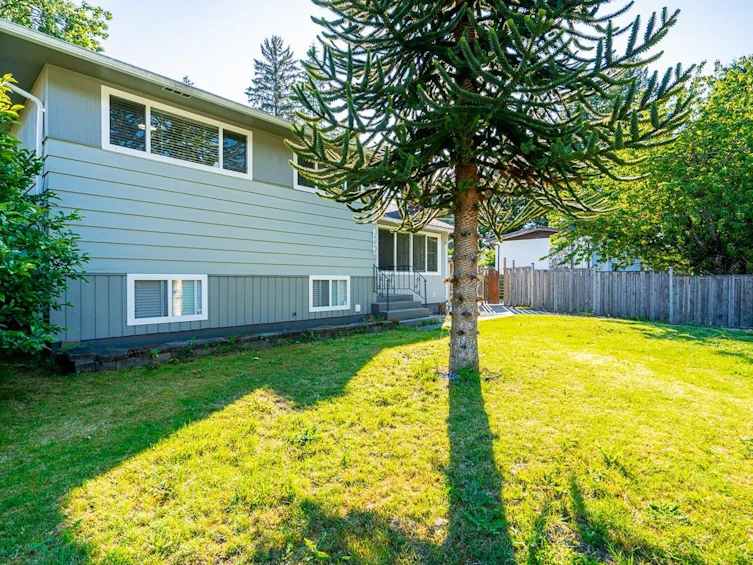 14848 Blackbird Crescent, Surrey, BC, V3R 4W6 - 2