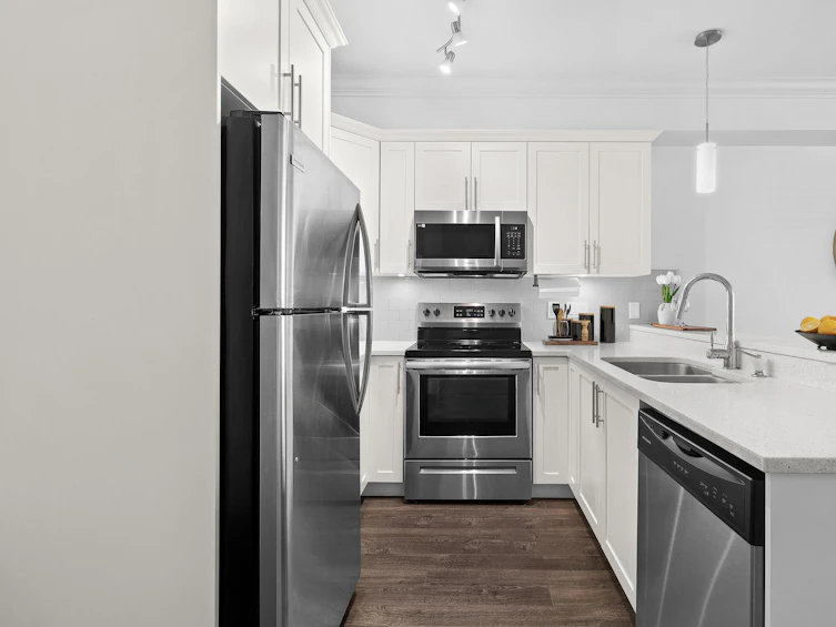 120-8183 121a, Surrey, BC, V3W 1S7 - 3