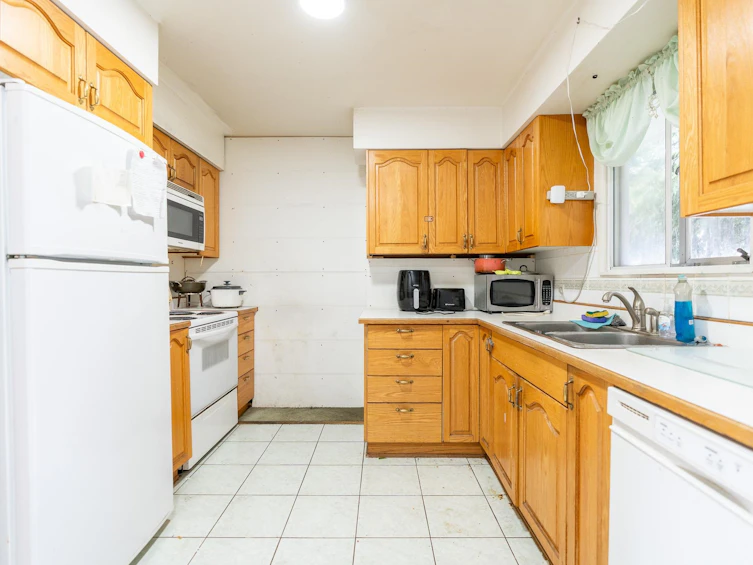 9775 132 Street, Surrey, BC, V3T 3S5 - 9