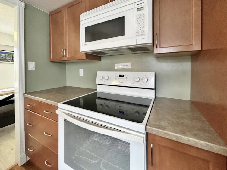 11591 Seaport Avenue, Richmond, BC, V7A 3E2 - 14