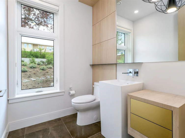 5970 Grant Street, Burnaby, BC, V5B 2K4 - 8
