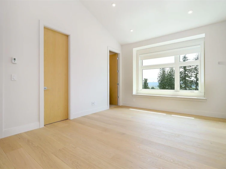 5970 Grant Street, Burnaby, BC, V5B 2K4 - 12