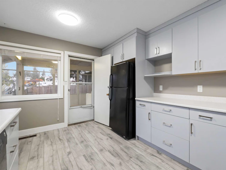 2652 Sunnyside Street, Abbotsford, BC, V2T 1Y4 - 8