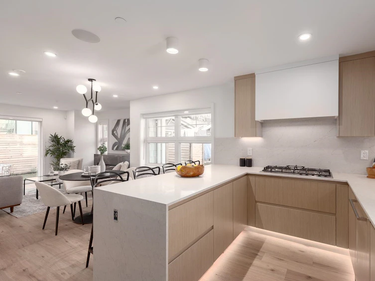 363 West 16th Avenue, Vancouver, BC, V5Y 1Z1 - 9