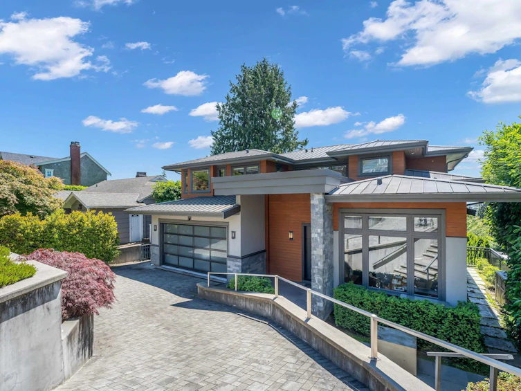 2384 Nelson Avenue, West Vancouver, BC, V7V 2R2