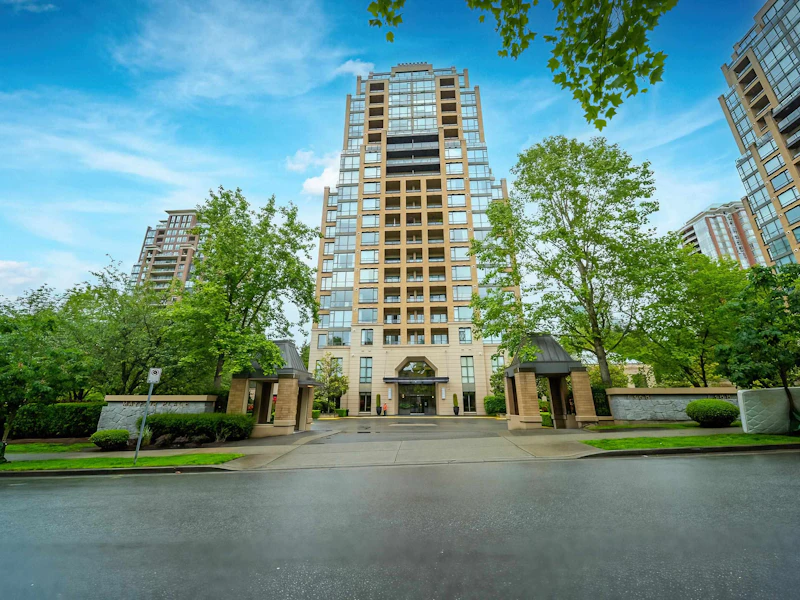 806 - 7368 Sandborne Avenue, Burnaby BC V3N 5C5