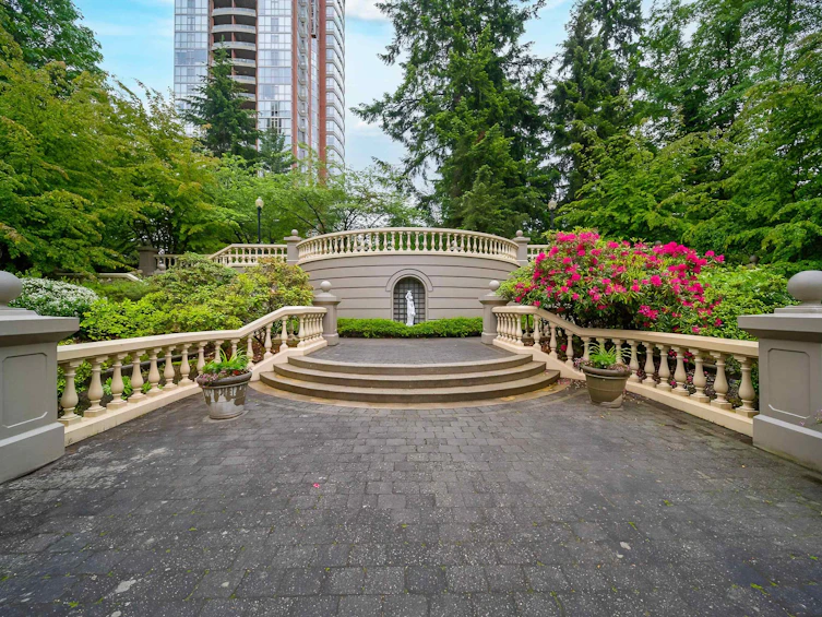 806-7368 Sandborne Avenue, Burnaby, BC, V3N 5C5 - 2
