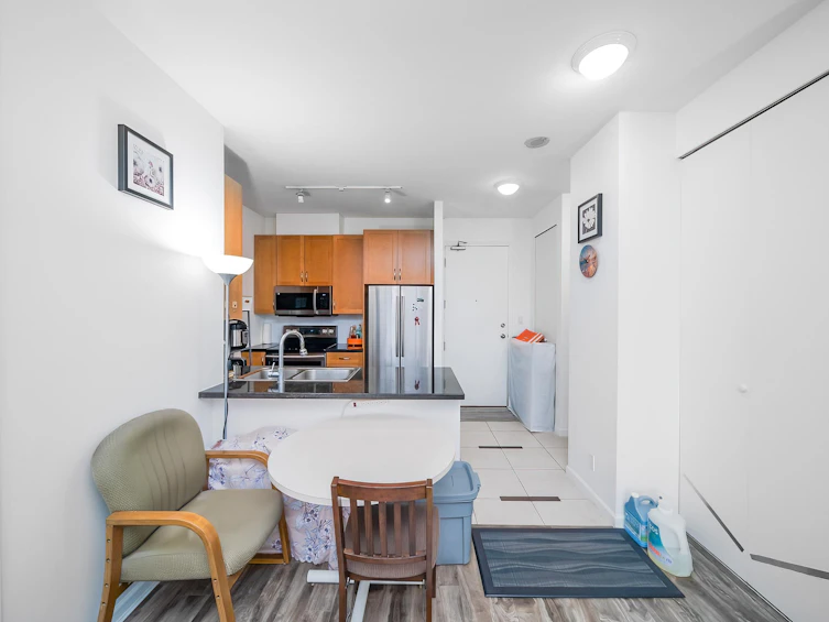806-7368 Sandborne Avenue, Burnaby, BC, V3N 5C5 - 12