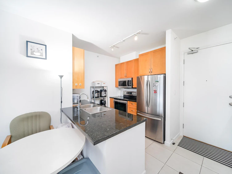 806-7368 Sandborne Avenue, Burnaby, BC, V3N 5C5 - 14
