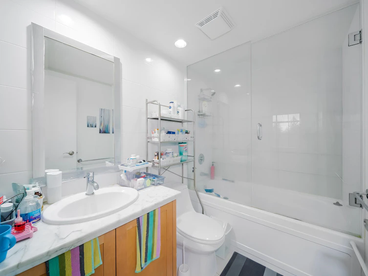 806-7368 Sandborne Avenue, Burnaby, BC, V3N 5C5 - 20