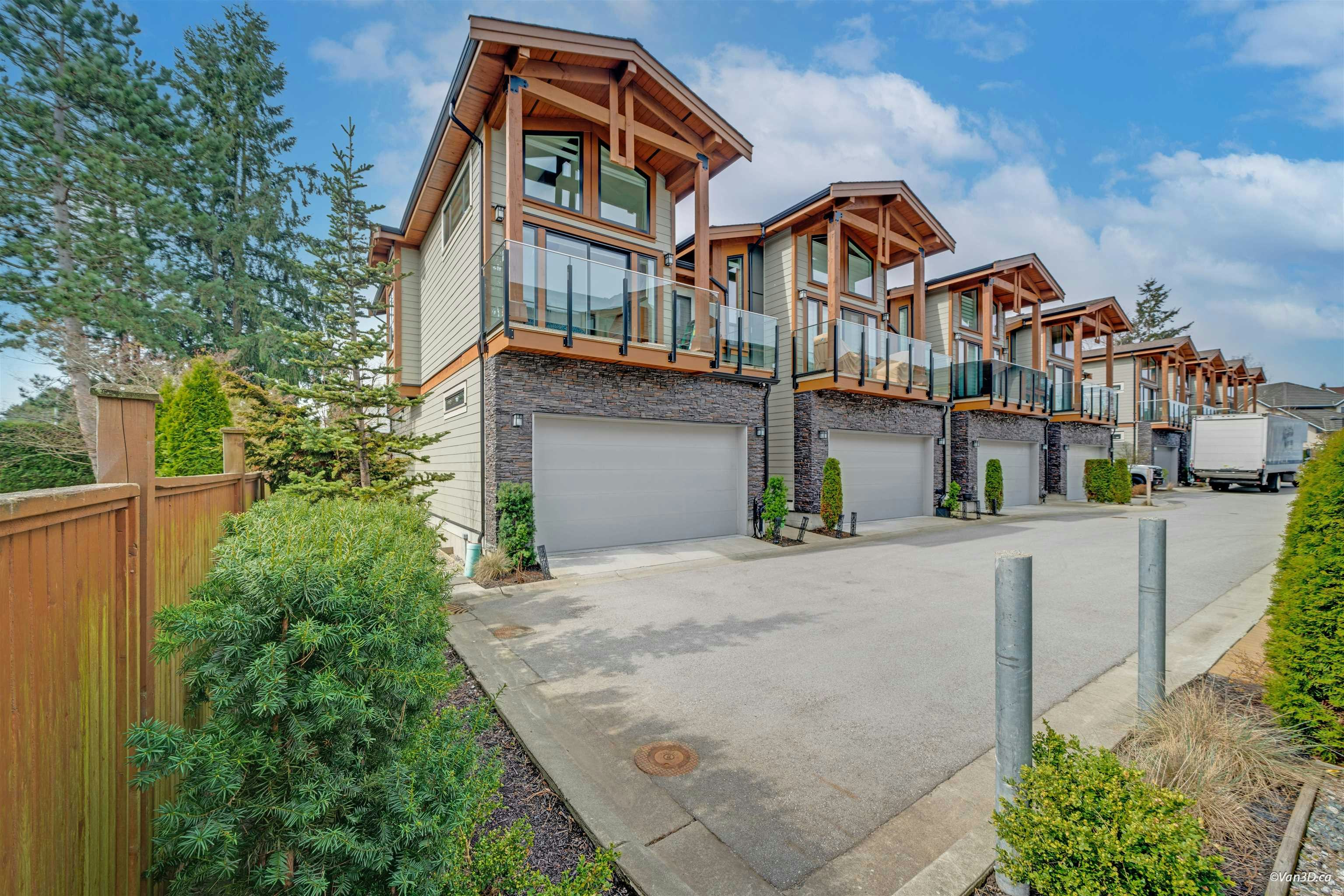 8-1454 162b, Surrey, BC, V4A 9W9