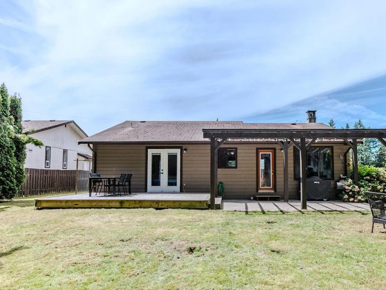 208 Grandview Heights Road, Gibsons, BC, V0N 1V3