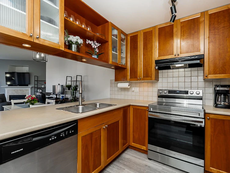 306-15392 16a Avenue, Surrey, BC, V4A 1S9 - 5
