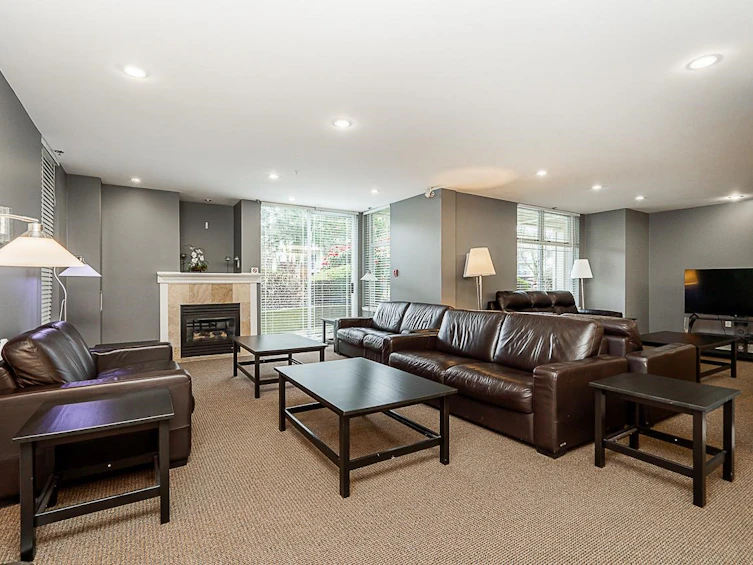 306-15392 16a Avenue, Surrey, BC, V4A 1S9 - 15