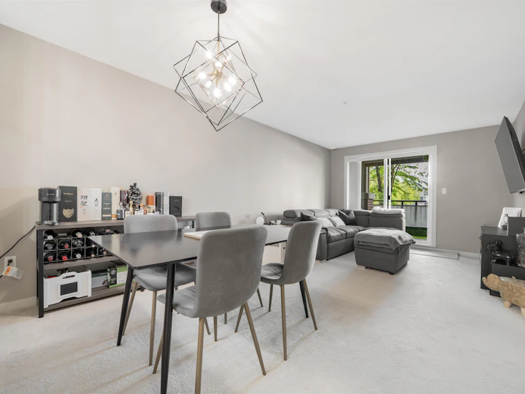 206-5885 Irmin Street, Burnaby, BC, V5J 0C2