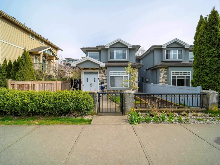 7158 Stride Avenue, Burnaby, BC, V3N 1T7