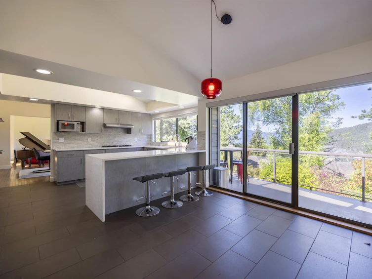 4711 Woodburn Court, West Vancouver, BC, V7S 3B3 - 22