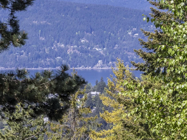 4711 Woodburn Court, West Vancouver, BC, V7S 3B3 - 40