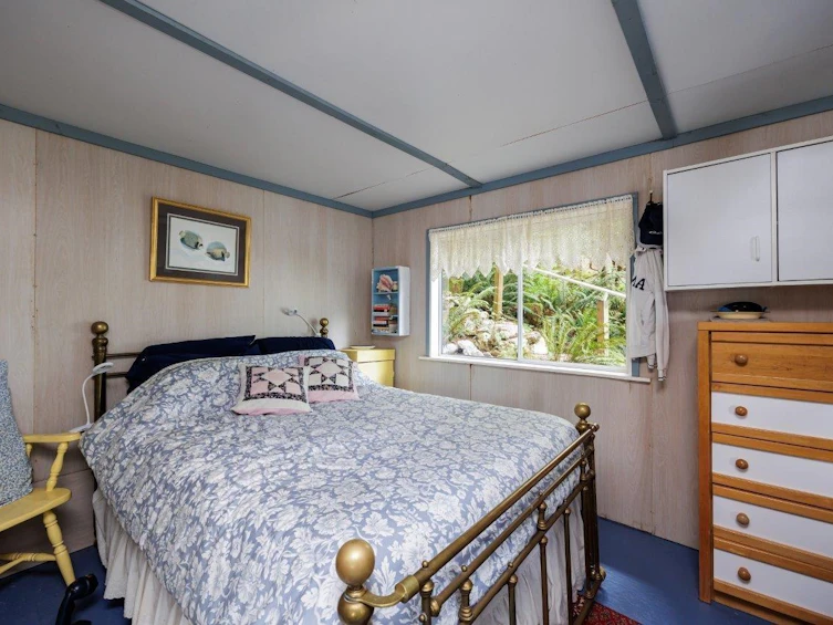 23 East Of Croker Island, North Vancouver, BC - 16