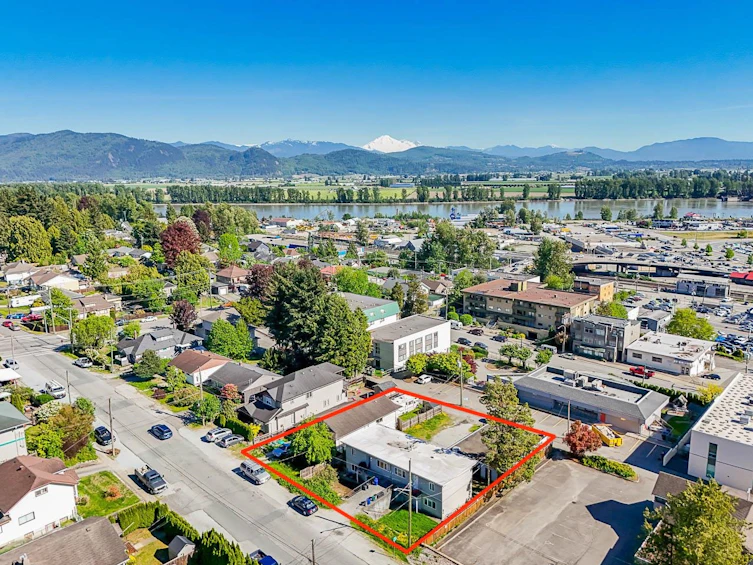 33348 3rd Avenue, Mission, BC, V2V 1P2 - 2