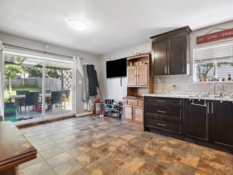 8323 12th Avenue, Burnaby, BC, V3N 2L7 - 21