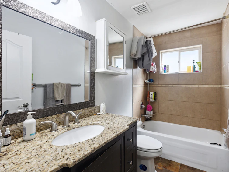 8323 12th Avenue, Burnaby, BC, V3N 2L7 - 24